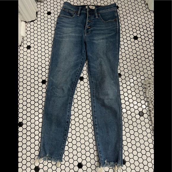 Madewell 10” high rise raw hem jeans size 26 - Picture 4 of 6